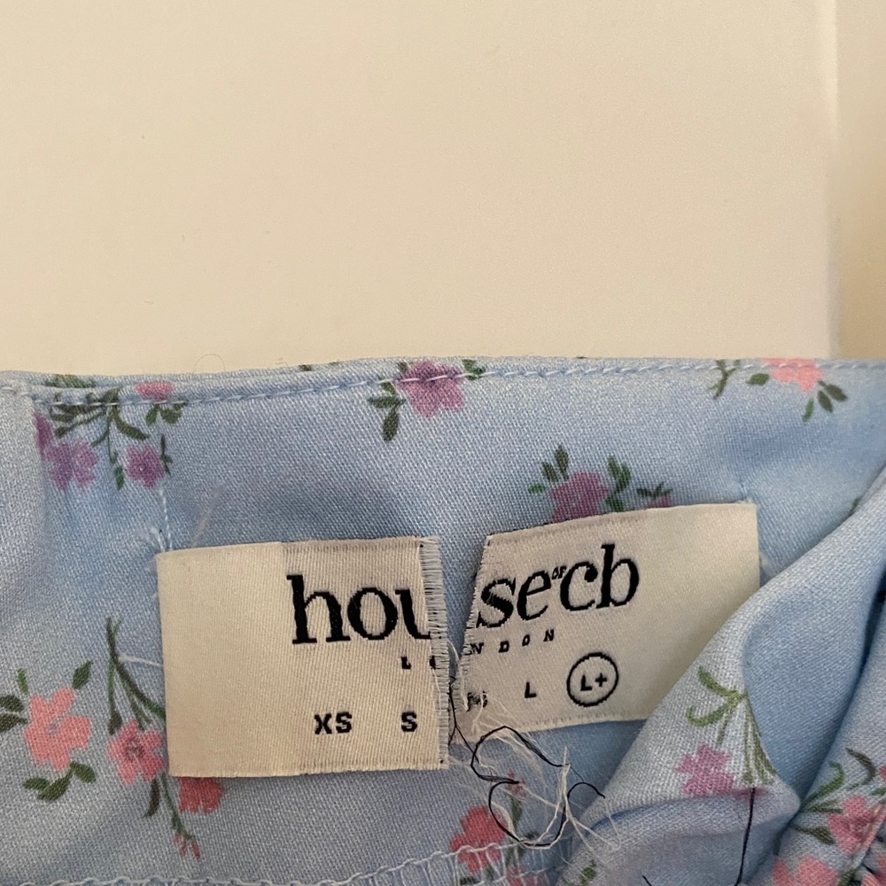 House of CB 'Carina' Light Blue Floral Chemise - Picture 3 of 4